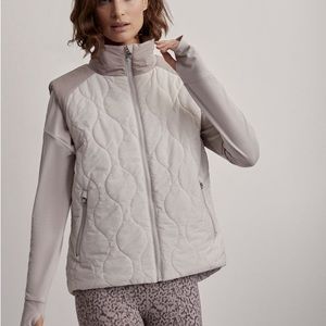 Varley vest Maher Quilted Active Gilet cream taupe